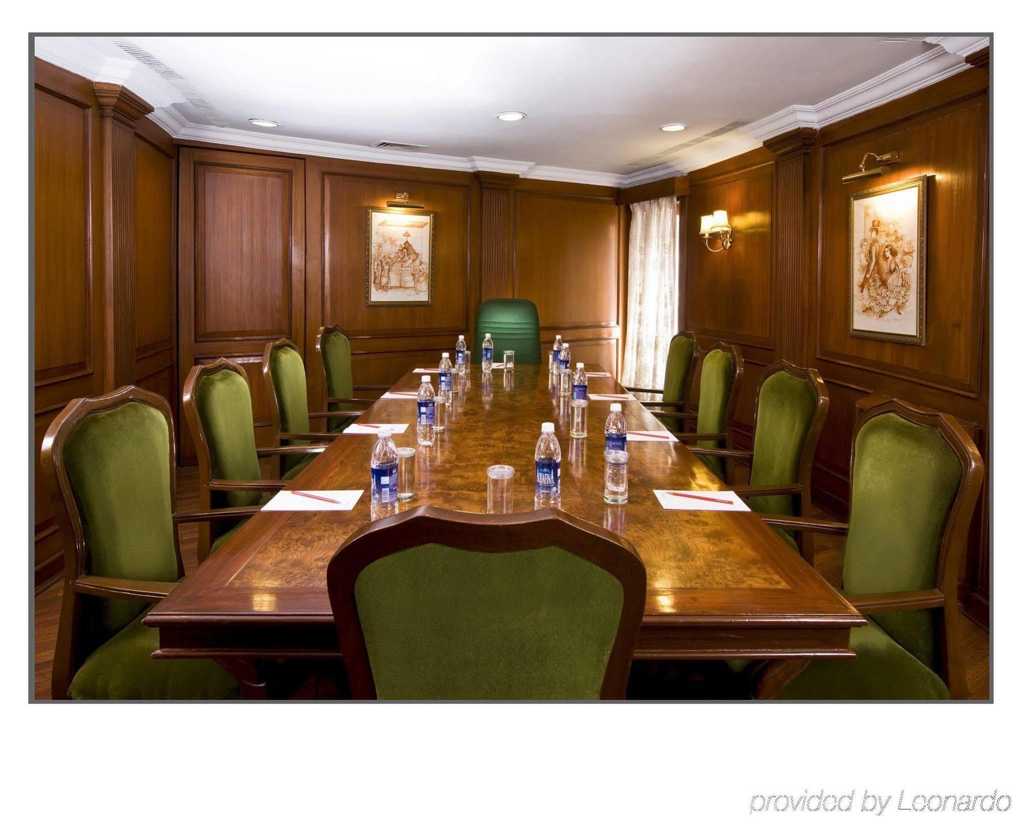 The Gateway Road Hotel 5*